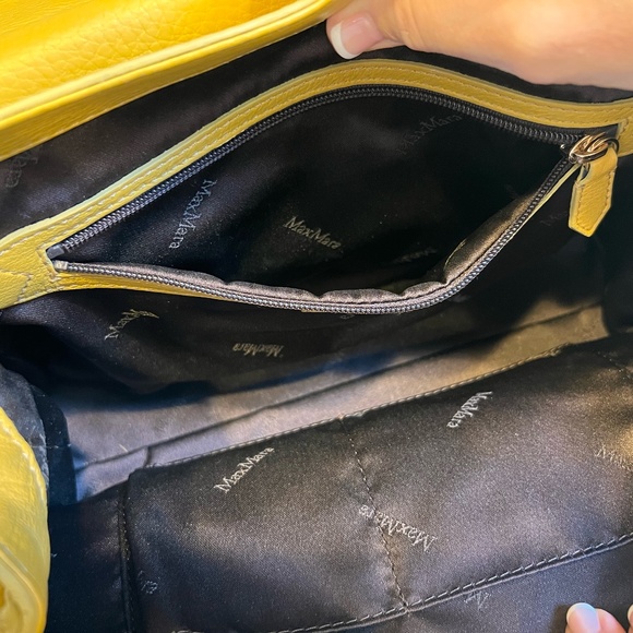 Max Mara J Bag with Jennifer Garner Note - Power of the Purse - Picture 7 of 10